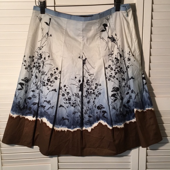 BCBGMaxAzria Dresses & Skirts - BCBG MAXAZRIA Cotton Print Pleated Skirt. Size 8.